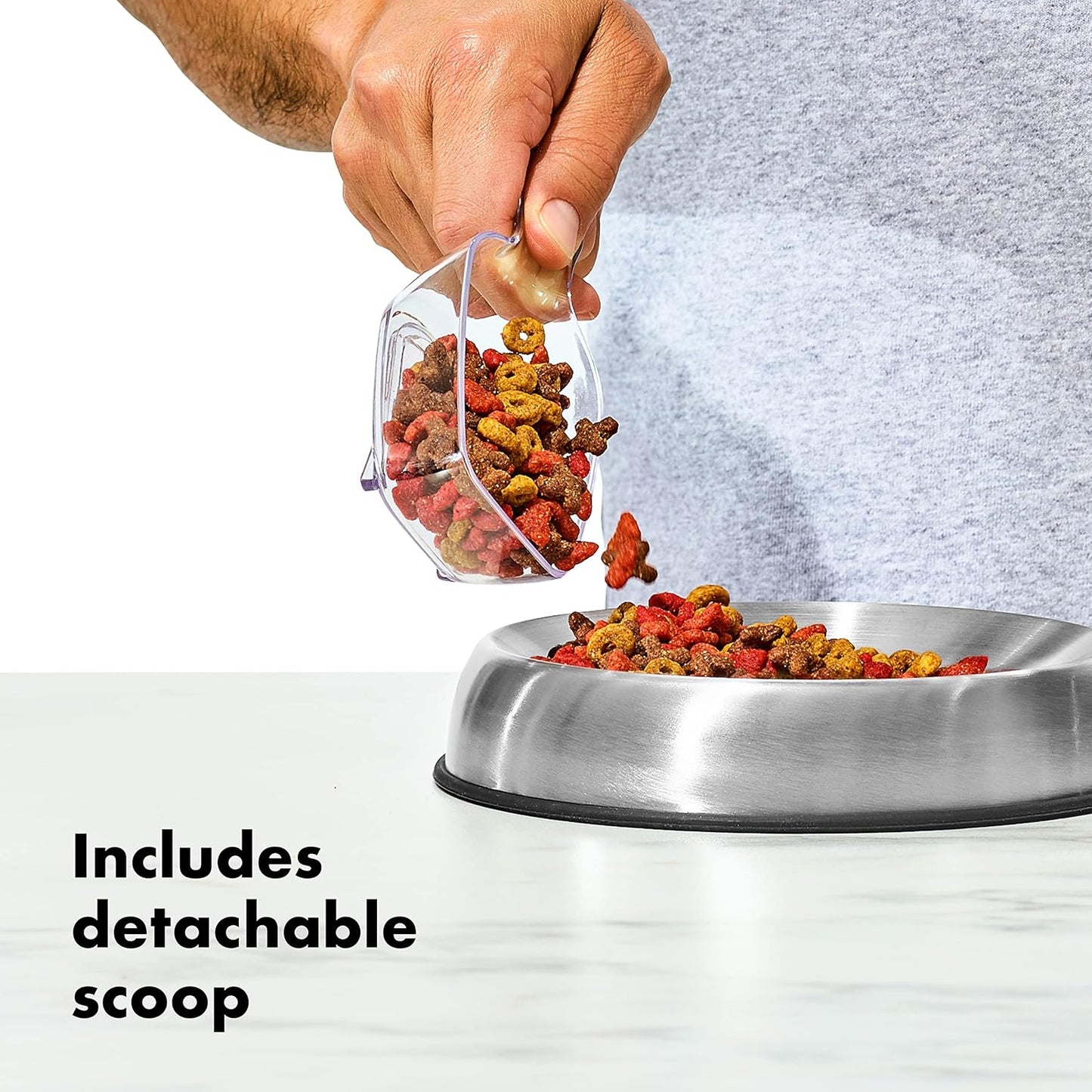 OXO Good Grips Pet POP Container – 4.4 Qt/4.2 L with Scoop |Ideal for up to 4lbs of Dog Food or 3.5lbs of Cat Food, Airtight Storage Container, BPA Free